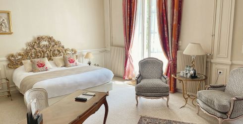 hotel room image