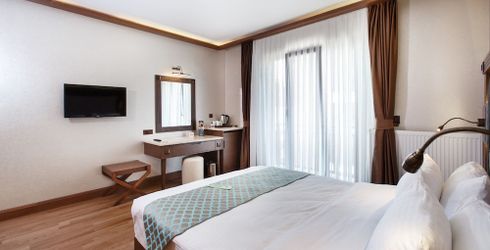 hotel room image