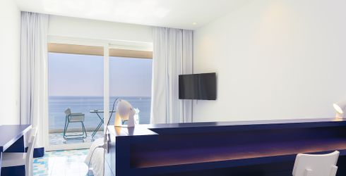 hotel room image