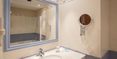hotel room image