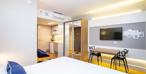 hotel room image