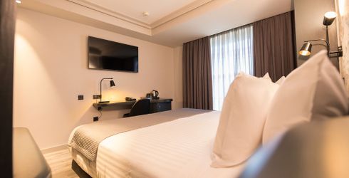 hotel room image