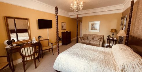 hotel room image