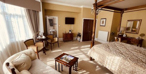 hotel room image