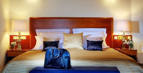 hotel room image
