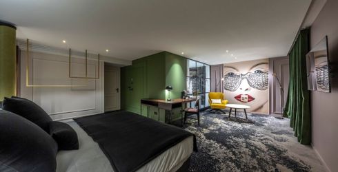 hotel room image