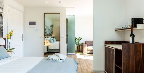 hotel room image