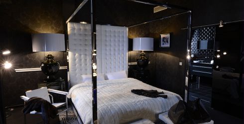 hotel room image
