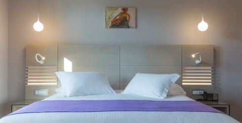 hotel room image