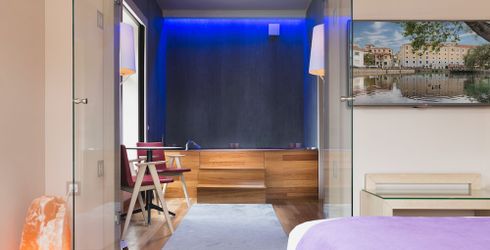 hotel room image