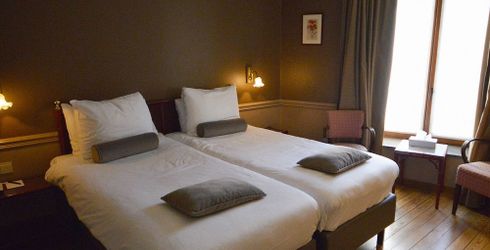 hotel room image