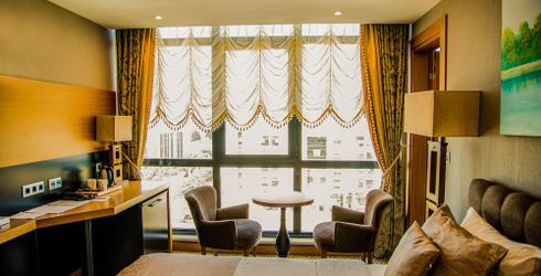 hotel room image