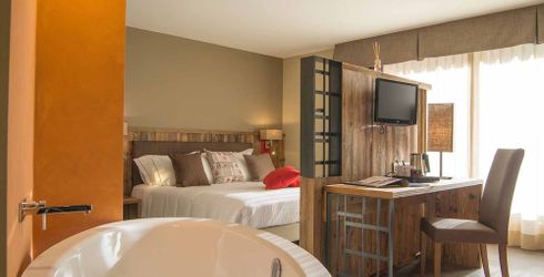 hotel room image