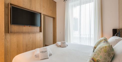 hotel room image