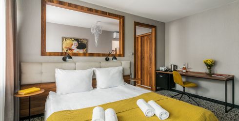 hotel room image