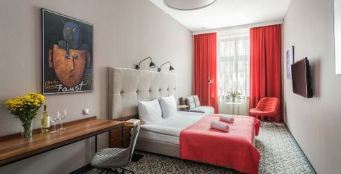 hotel room image
