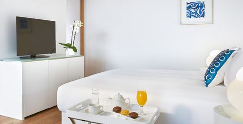 hotel room image