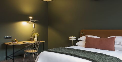 hotel room image