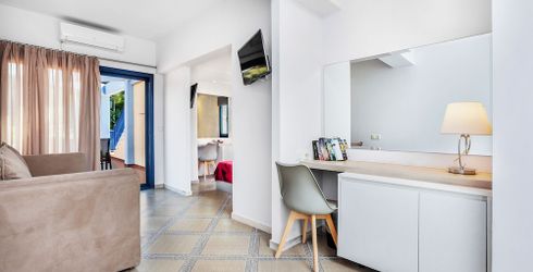 hotel room image