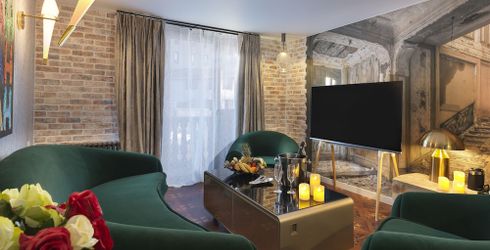 hotel room image