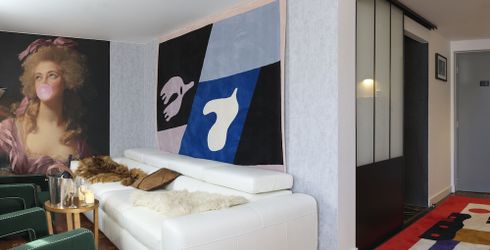 hotel room image
