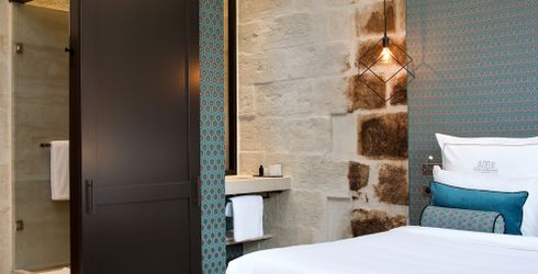 hotel room image