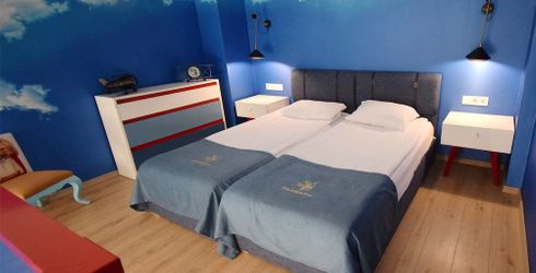 hotel room image