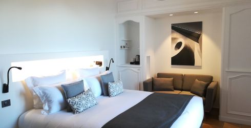 hotel room image