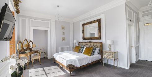 hotel room image