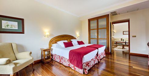 hotel room image