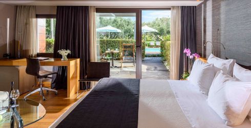hotel room image