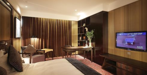 hotel room image