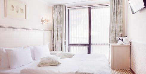 hotel room image