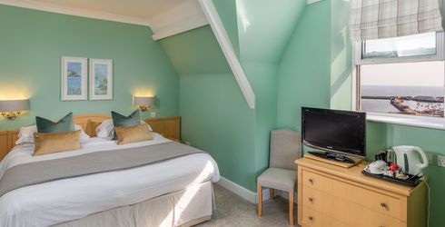 hotel room image