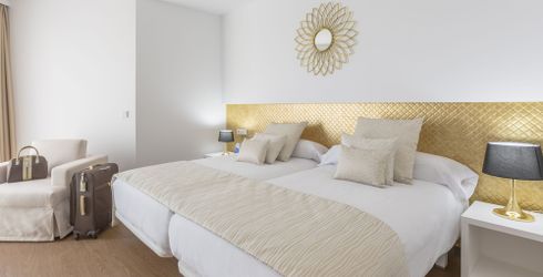 hotel room image