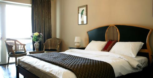 hotel room image