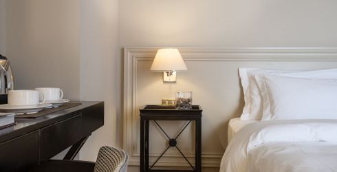 hotel room image
