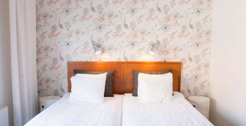 hotel room image