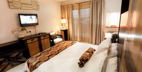 hotel room image