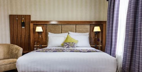 hotel room image