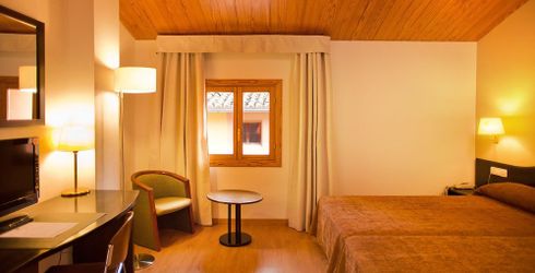 hotel room image