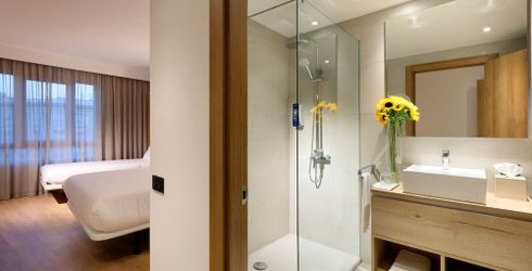 hotel room image