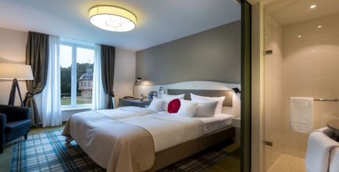 hotel room image