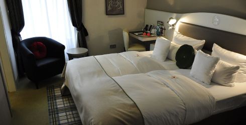 hotel room image