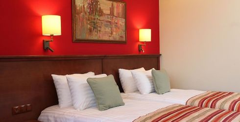 hotel room image