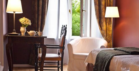 hotel room image