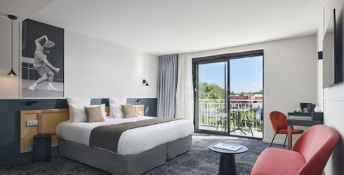 hotel room image