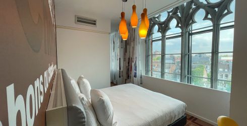 hotel room image