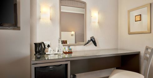 hotel room image