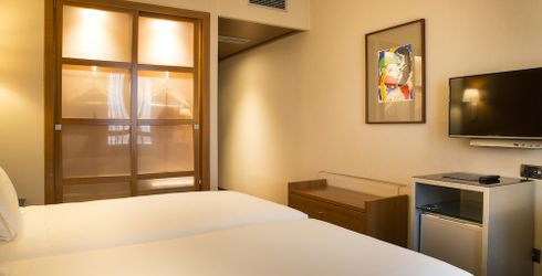 hotel room image